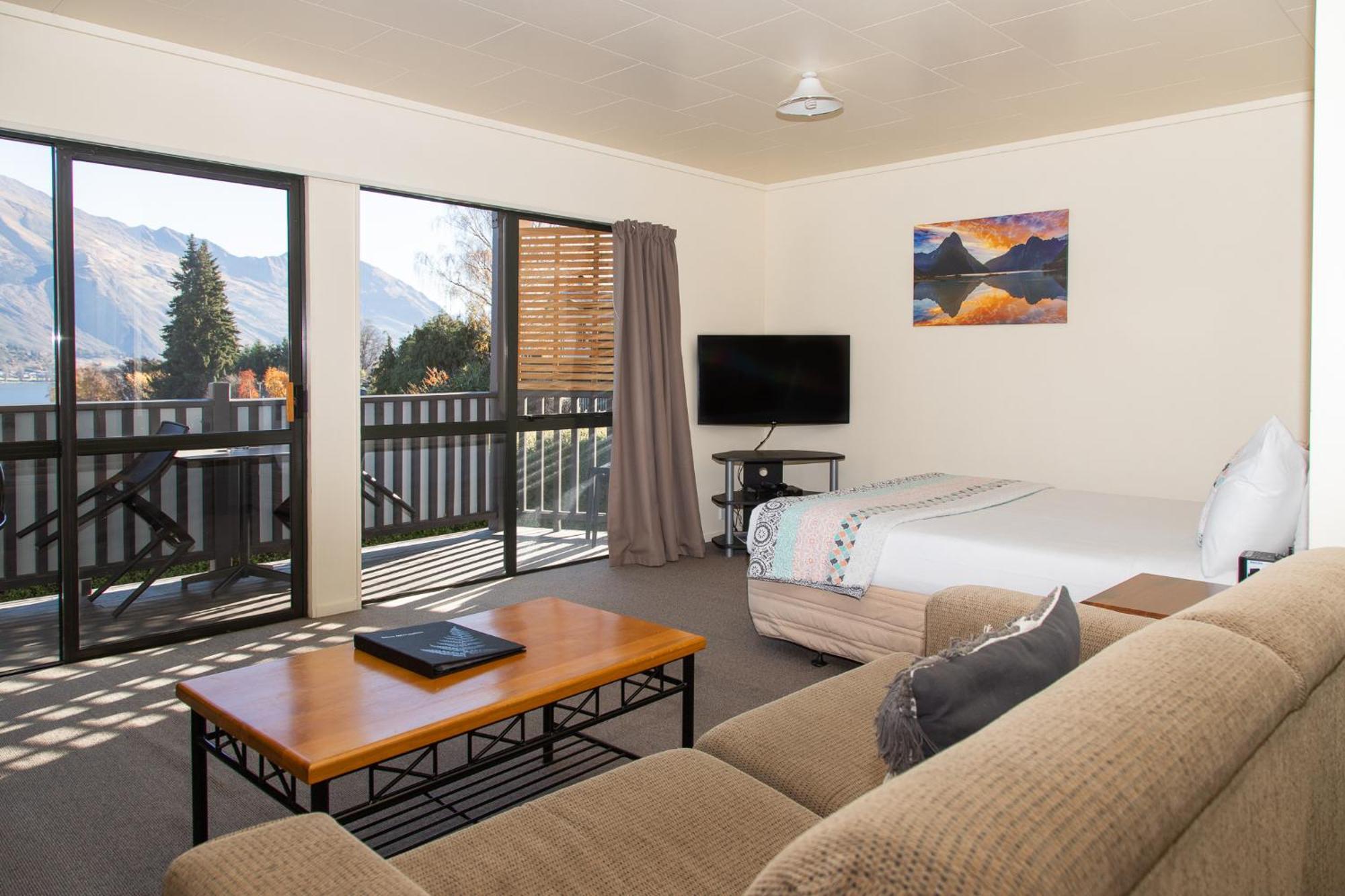 Ride Base Wanaka Apartments Esterno foto