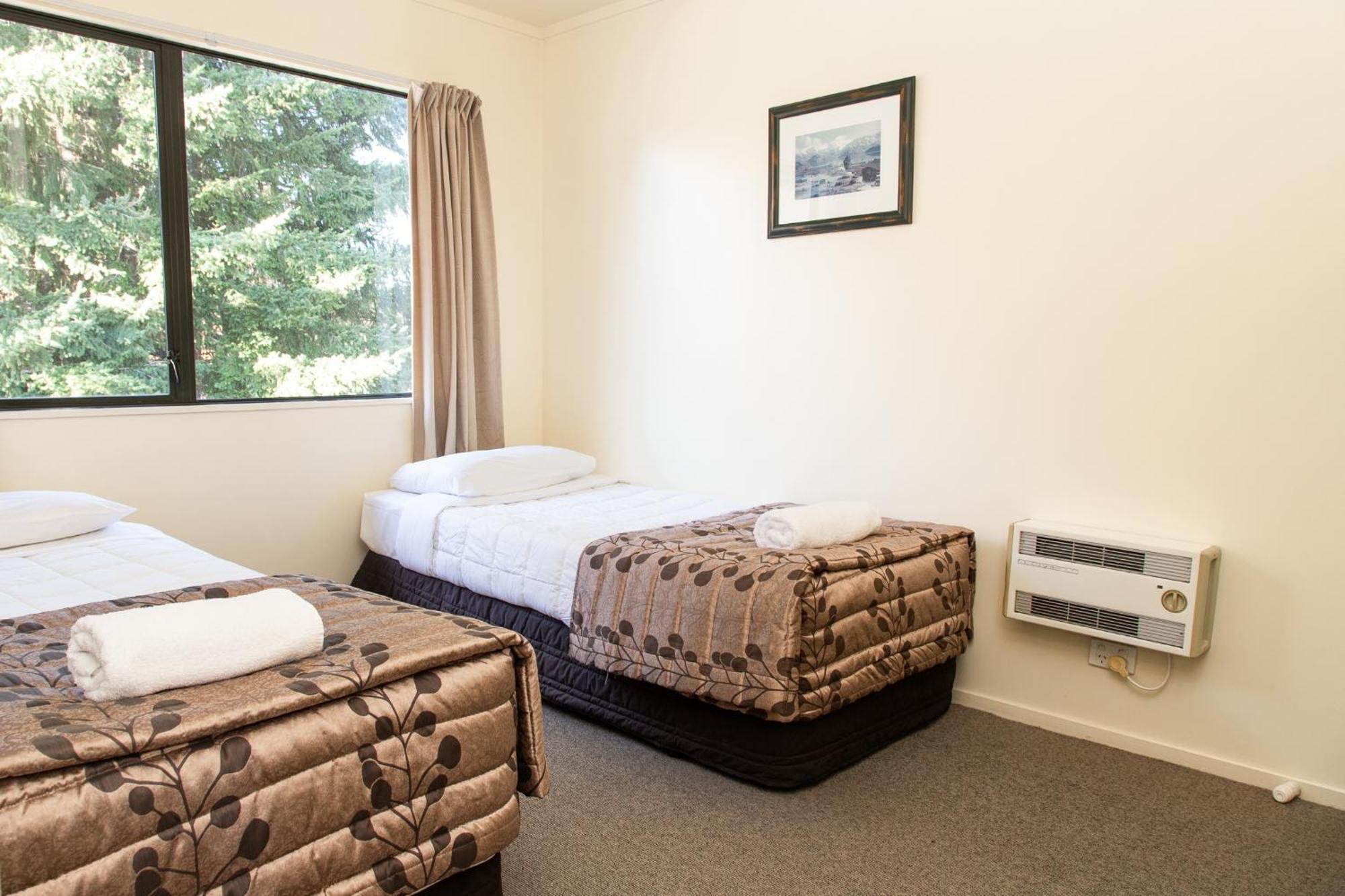 Ride Base Wanaka Apartments Esterno foto