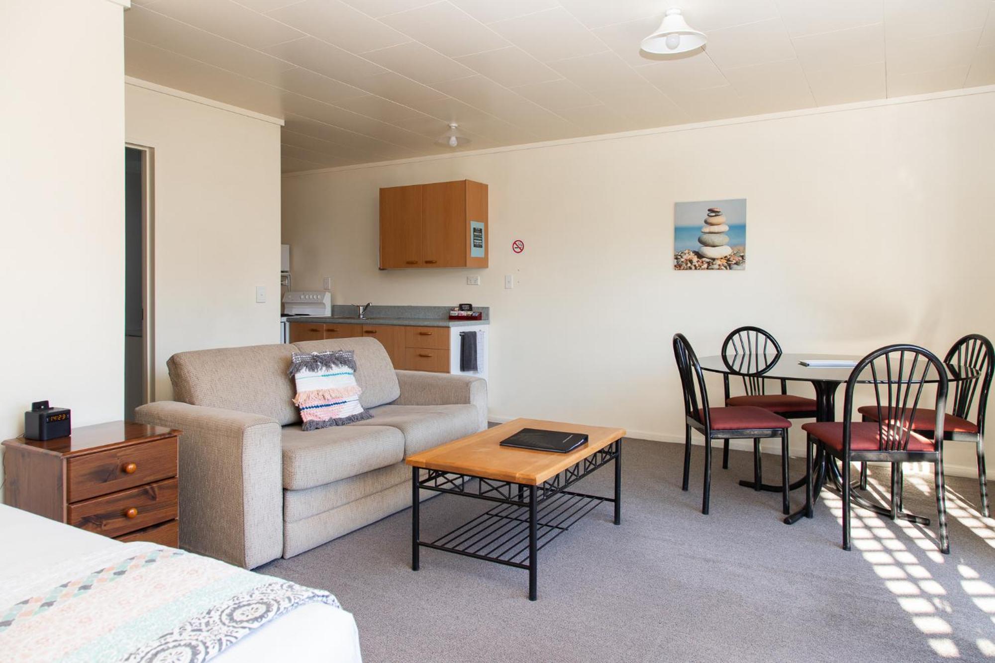 Ride Base Wanaka Apartments Esterno foto