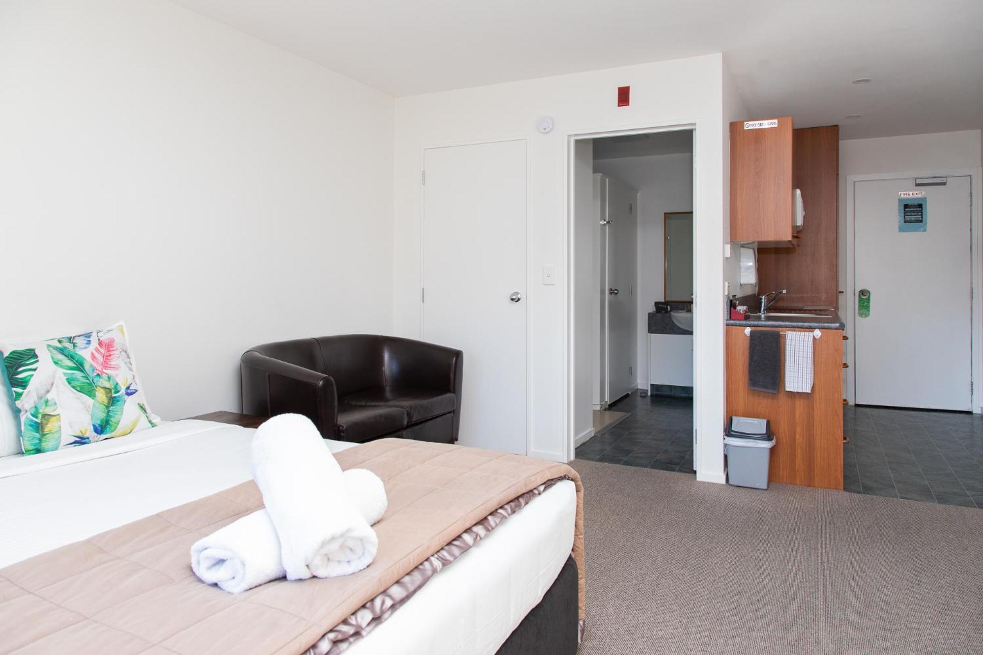 Ride Base Wanaka Apartments Esterno foto