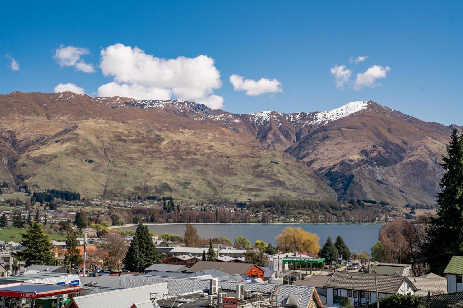Ride Base Wanaka Apartments Esterno foto