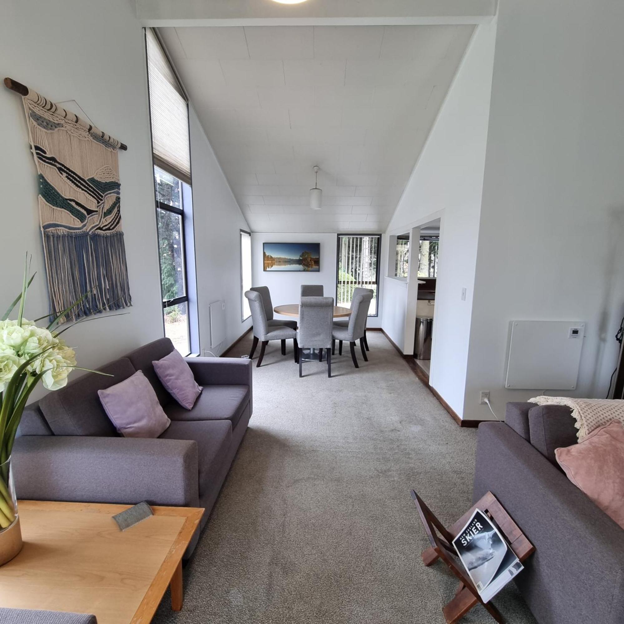 Ride Base Wanaka Apartments Esterno foto