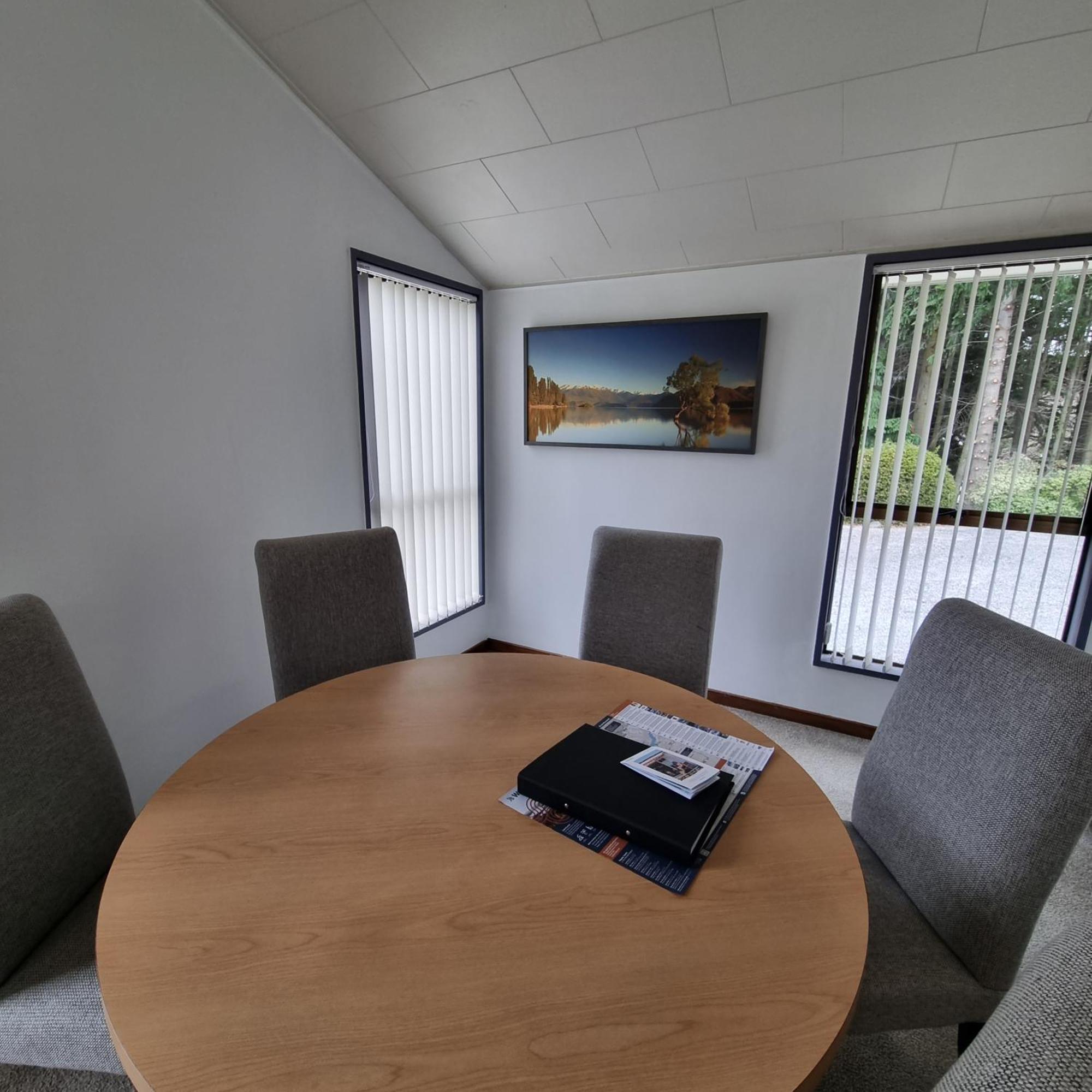 Ride Base Wanaka Apartments Esterno foto