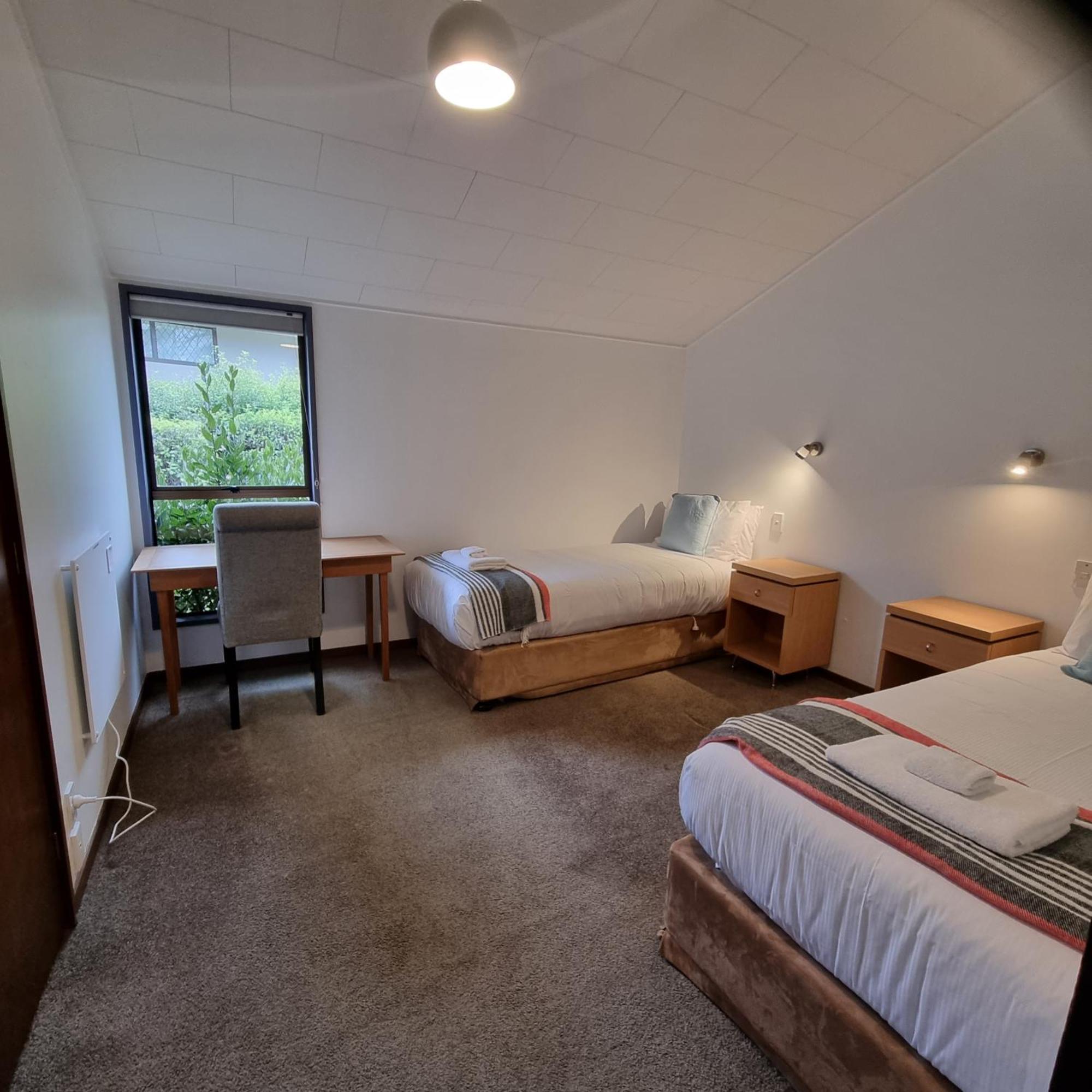 Ride Base Wanaka Apartments Esterno foto